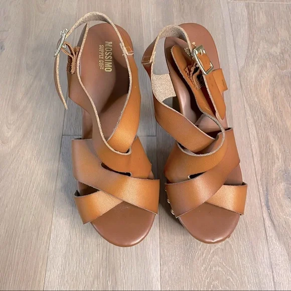 Mossimo 70s Inspired Wood Heel Clogs Size 7 - Picture 2 of 6